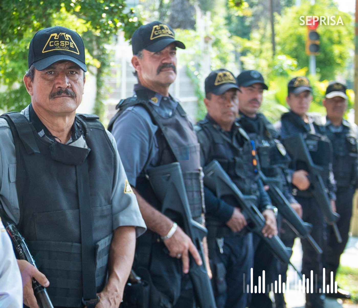 Equipo de guardias de seguridad armados